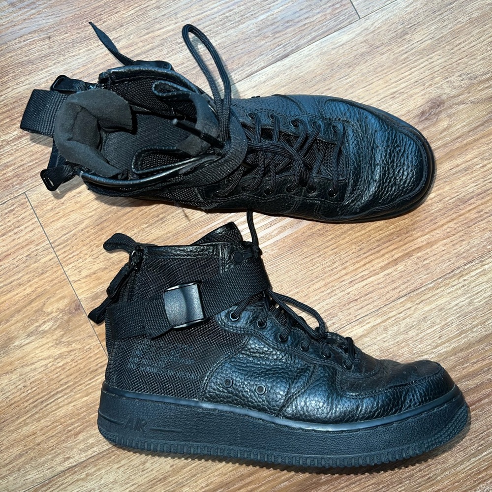 Nike Air Force size: 8.5 woman/ 7 kids